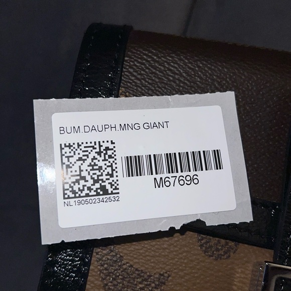 LOUIS VUITTON Reverse Giant Monogram Dauphine Bumbag Clutch - Picture 7 of 7